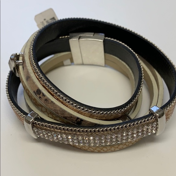 Faux leather wrap bracelet, Rhinestones & silver - Picture 3 of 4